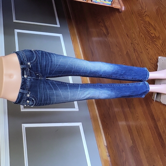 Miss Me Straight Leg Jeans - Picture 10 of 12